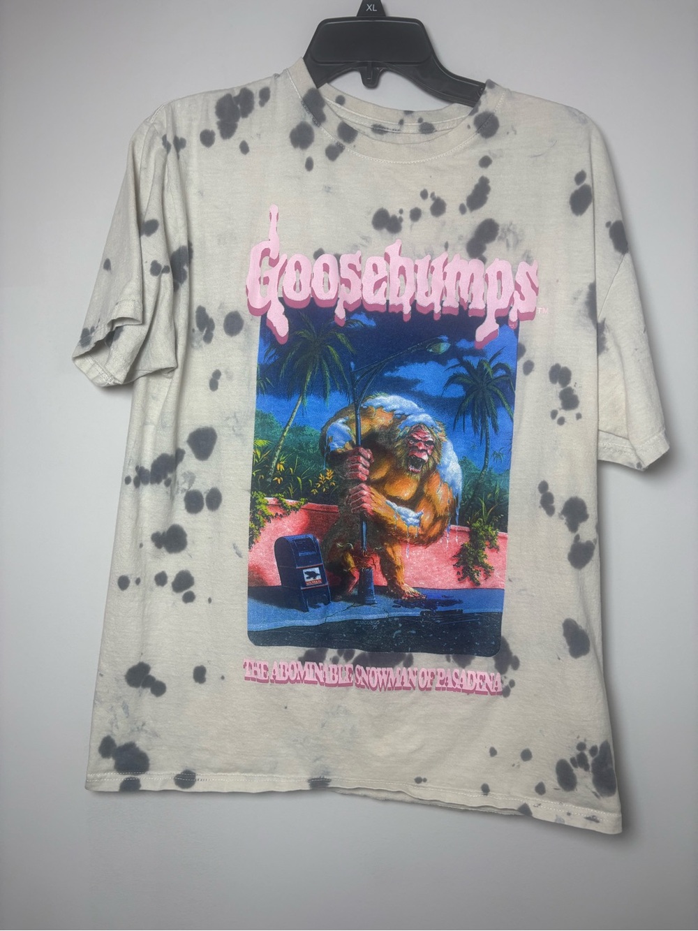 Goosebumps Graphic Short Sleeve Tee in Cream with Black Splatter